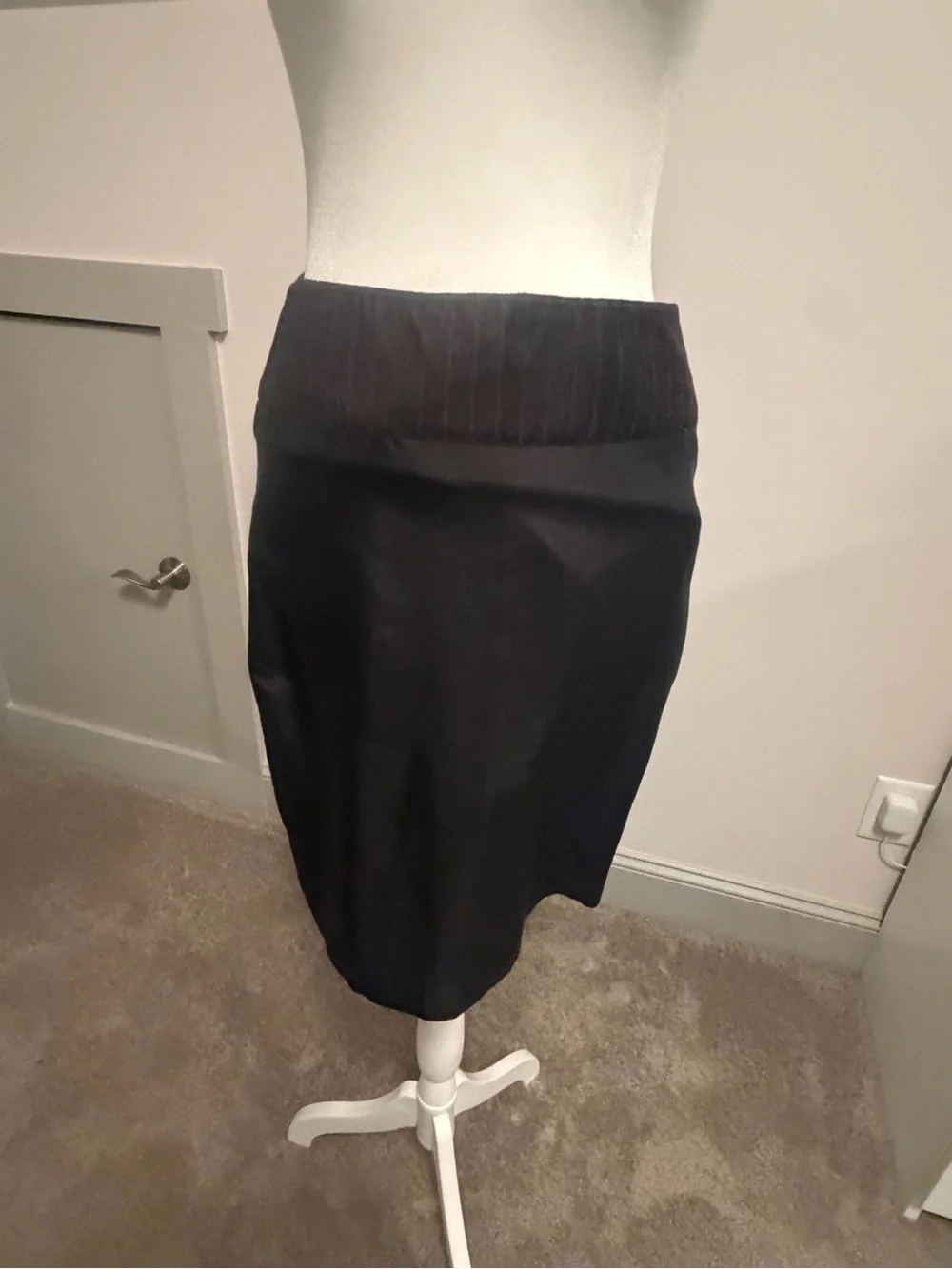 CHANEL Vintage 2004A Wool Cashmere Pinstripe Quilted Pencil Skirt Black 38 COA